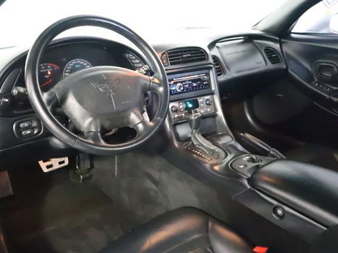 Used 1998 Chevrolet Corvette Coupe w/ Roof Pkg RWD image 22