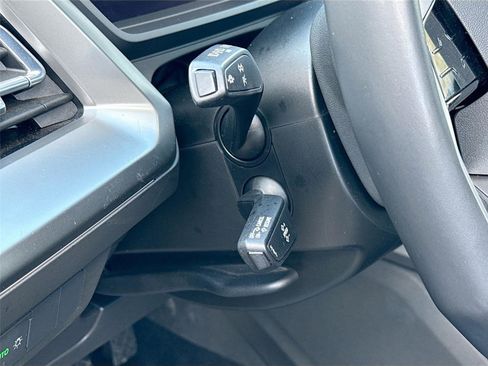 Used 2022 Audi Q4 e-tron Premium w/ Convenience Package image 10