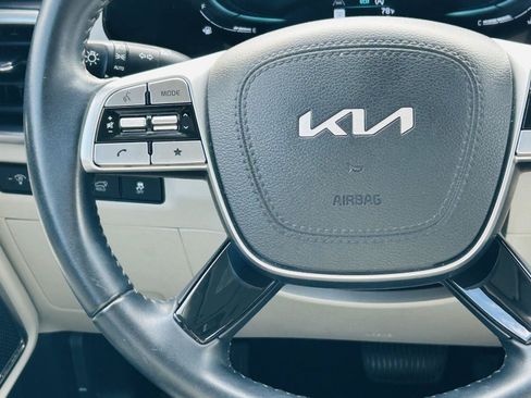 Used 2025 Kia Telluride S FWD image 16