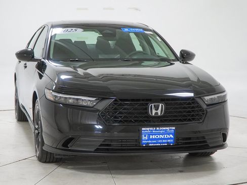 Certified 2025 Honda Accord SE image 15