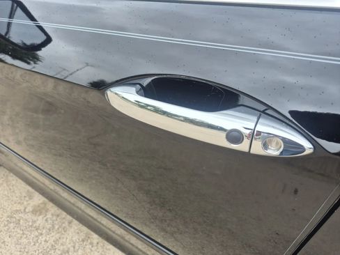 Used 2017 Honda Accord EX-L image 10