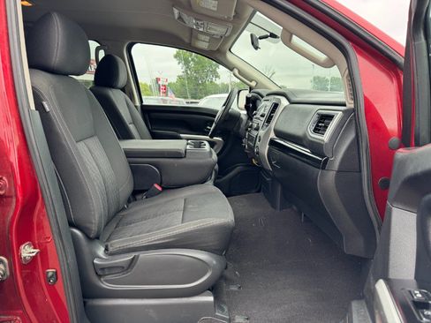 Used 2017 Nissan Titan SV AWD/4WD image 18
