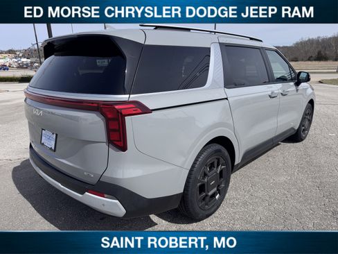 Used 2025 Kia Carnival EX image 5