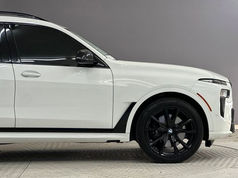 Used 2024 BMW X7 M60i w/ Climate Comfort Package image 36