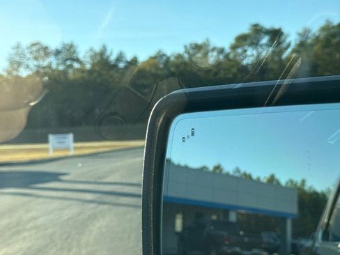 Used 2024 Ford F150 Lariat w/ FX4 Off-Road Package image 31