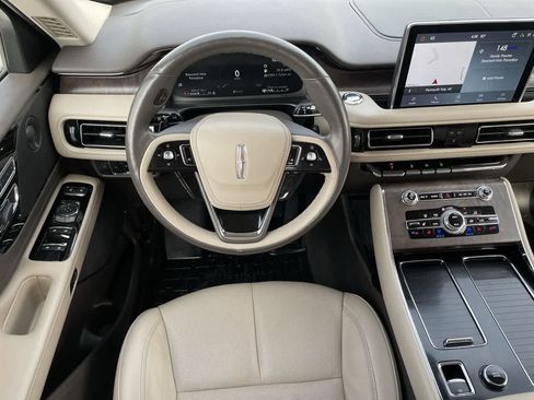 Used 2022 Lincoln Aviator Reserve w/ Elements Package Plus AWD/4WD image 11