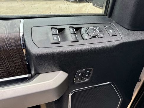Used 2021 Ford F250 Lariat w/ Lariat Ultimate Package AWD/4WD image 21