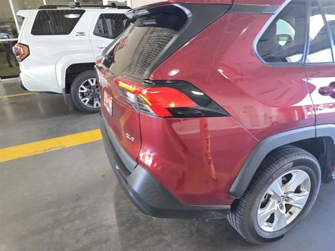 Used 2020 Toyota RAV4 XLE image 14