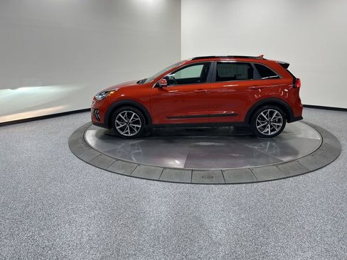 Used 2021 Kia Niro Touring w/ Paint Protection Package image 9