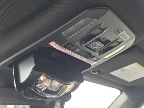 Used 2021 Toyota Highlander XSE AWD/4WD image 38