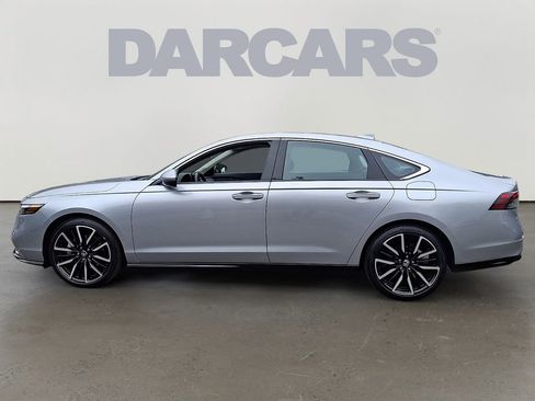 Used 2023 Honda Accord Touring image 4