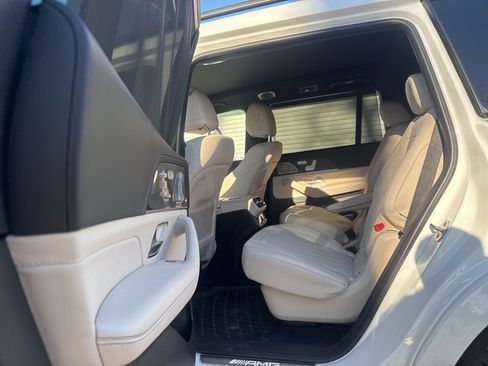 Used 2025 Mercedes-Benz GLS 63 AMG 4MATIC image 7