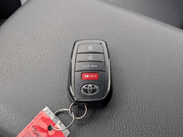 Used 2025 Toyota Camry SE FWD image 30