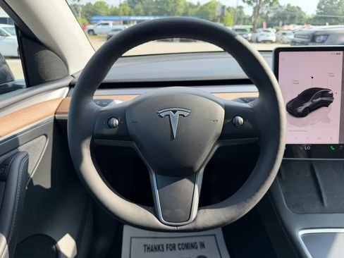Used 2023 Tesla Model Y Long Range AWD/4WD image 11