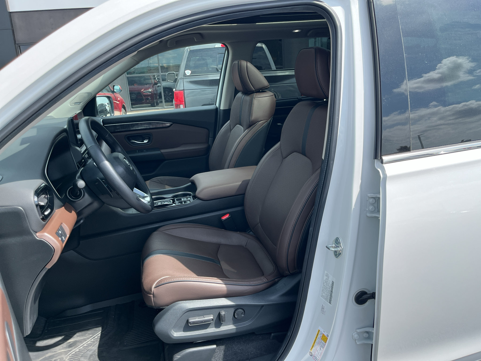 Used 2024 Honda Pilot Elite image 33