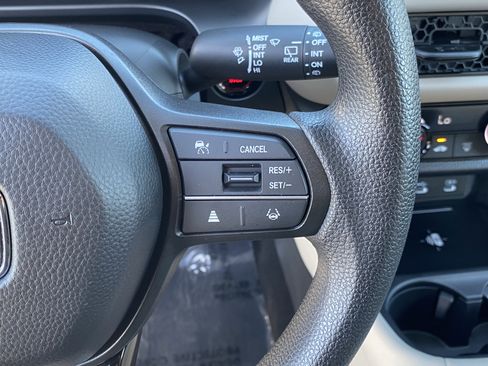 Certified 2026 Honda HR-V LX image 25