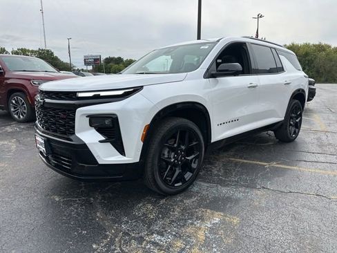 Used 2024 Chevrolet Traverse RS image 19