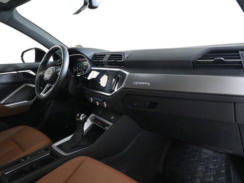 Certified 2025 Audi Q3 2.0T Premium w/ Convenience Package image 15