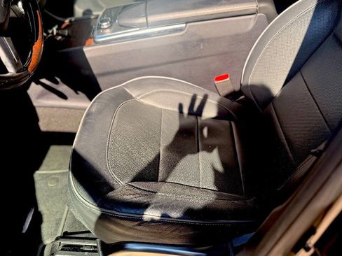 Used 2014 Mercedes-Benz GL 550 4MATIC image 29