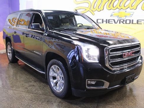 Used 2019 GMC Yukon XL SLT image 4