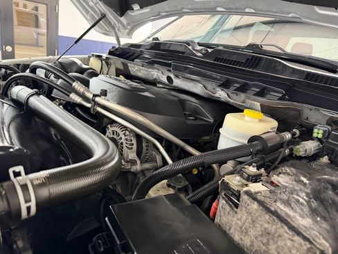 Used 2018 RAM 2500 Tradesman w/ Chrome Appearance Group AWD/4WD image 9