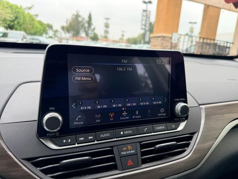 Used 2024 Nissan Altima 2.5 SV image 19