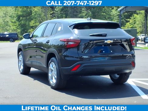 New 2026 Chevrolet Trax LS w/ LS Convenience Package FWD image 6