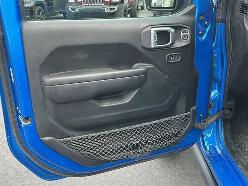 Used 2022 Jeep Wrangler Unlimited Rubicon 4xe w/ Steel Bumper Group AWD/4WD image 11