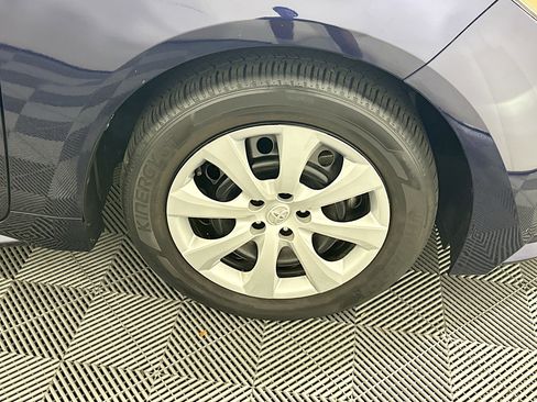 Used 2024 Toyota Corolla LE FWD image 11