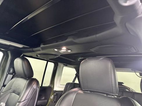 Used 2022 Jeep Wrangler Unlimited Sahara w/ Cold Weather Group image 12