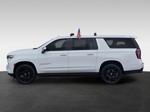Used 2024 Chevrolet Suburban Premier image 8