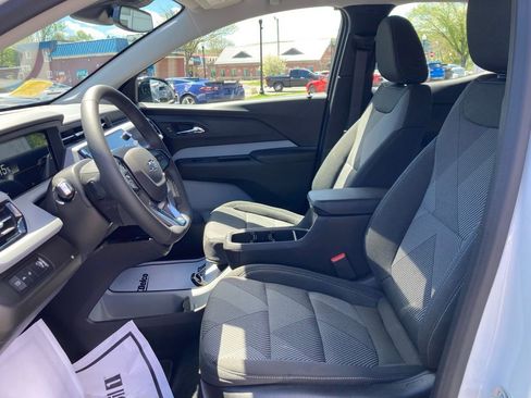 New 2027 Chevrolet Bolt LT w/ Comfort Package FWD image 7