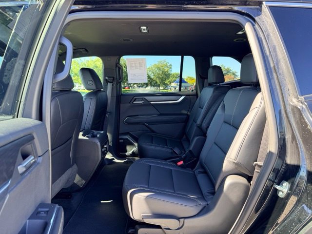 Used 2026 GMC Acadia Elevation w/ Elevation Premium Package AWD/4WD image 8