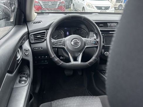 Certified 2020 Nissan Rogue SV w/ Premium Package image 7