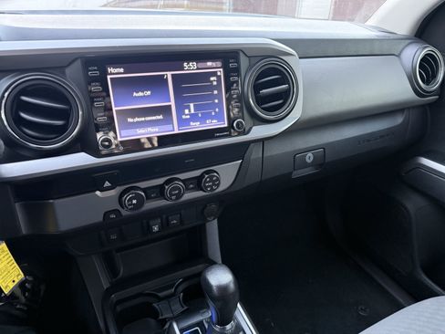 Used 2020 Toyota Tacoma SR5 image 28