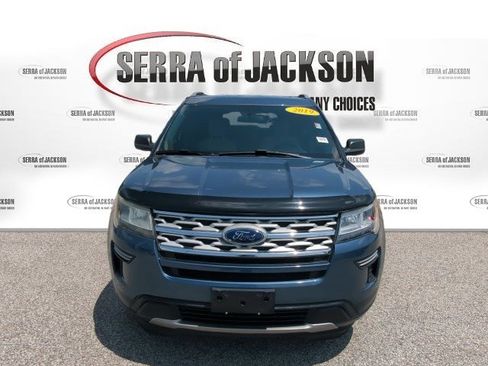 Used 2019 Ford Explorer XLT FWD image 3