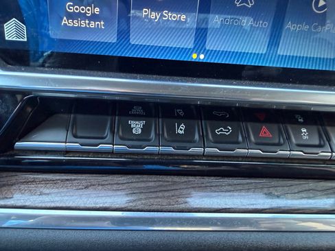 Used 2024 Chevrolet Silverado 2500 LT image 38