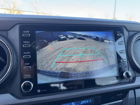 Certified 2023 Toyota Tacoma TRD Off-Road image 25