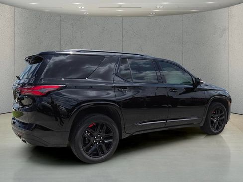 Used 2023 Chevrolet Traverse Premier w/ Redline Edition FWD image 3