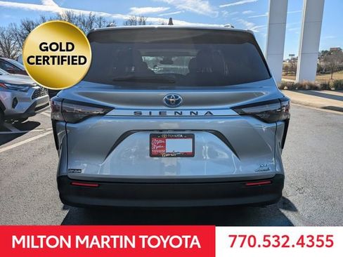 Certified 2024 Toyota Sienna XLE image 5