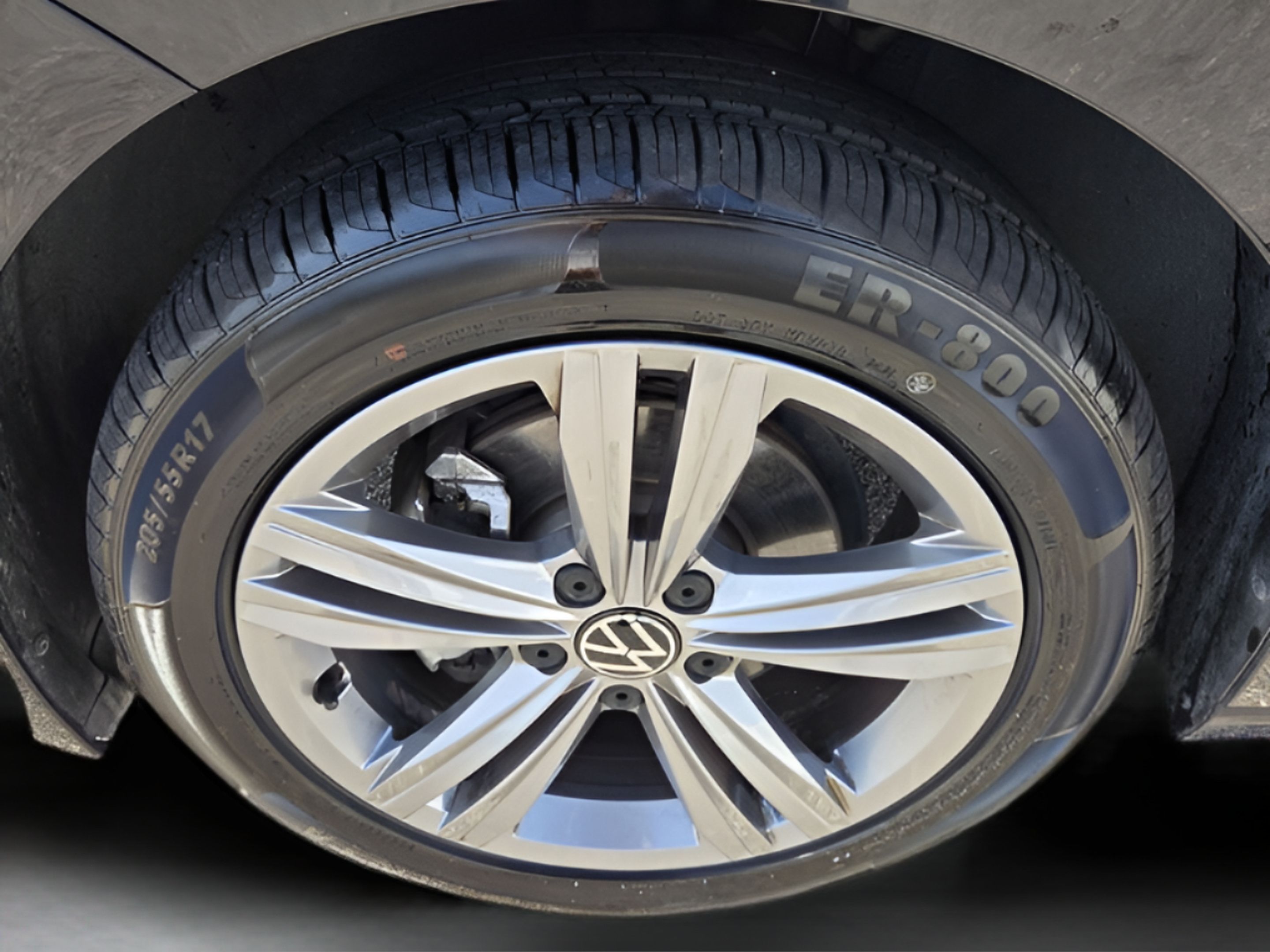 Used 2024 Volkswagen Jetta SE FWD image 29