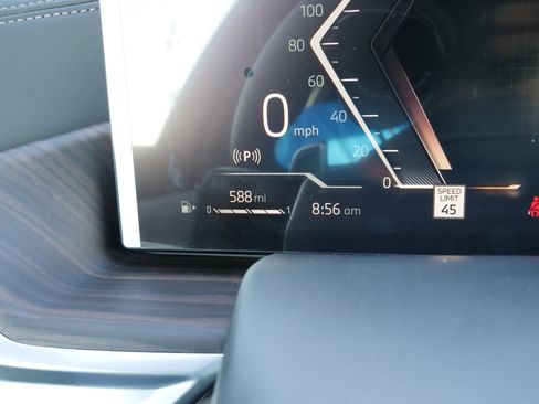 New 2026 BMW X6 xDrive40i w/ Executive Package image 24