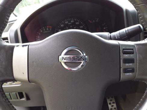 Used 2006 Nissan Titan SE image 12