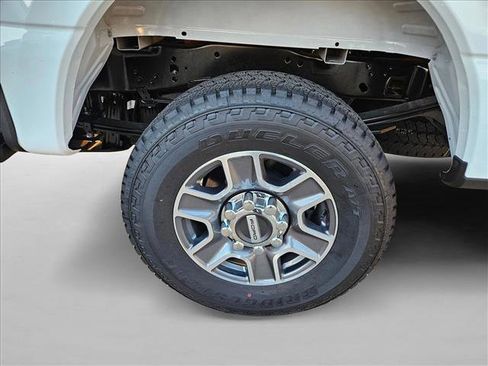 New 2025 Ford F250 XLT w/ FX4 Off-Road Package image 11