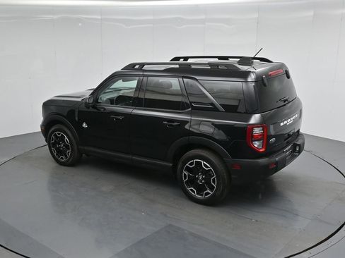 Certified 2025 Ford Bronco Sport Outer Banks w/ Outer Banks Tech Package+ AWD/4WD image 44