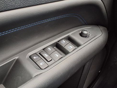 New 2026 Jeep Compass Latitude AWD/4WD image 12