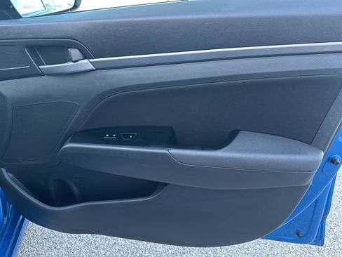Used 2017 Hyundai Elantra Value Edition image 40