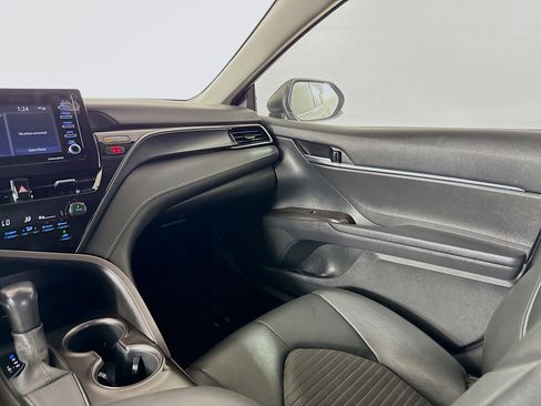 Used 2021 Toyota Camry SE image 24