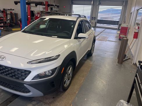 Used 2023 Hyundai Kona SEL image 1