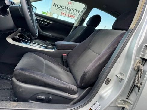 Used 2013 Nissan Altima 2.5 S FWD image 4